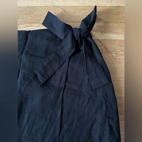 ✨ Forever 21 Black Wrap Mini Skirt Women Size L Casual Chic NWOT ✨ - Picture 3 of 7